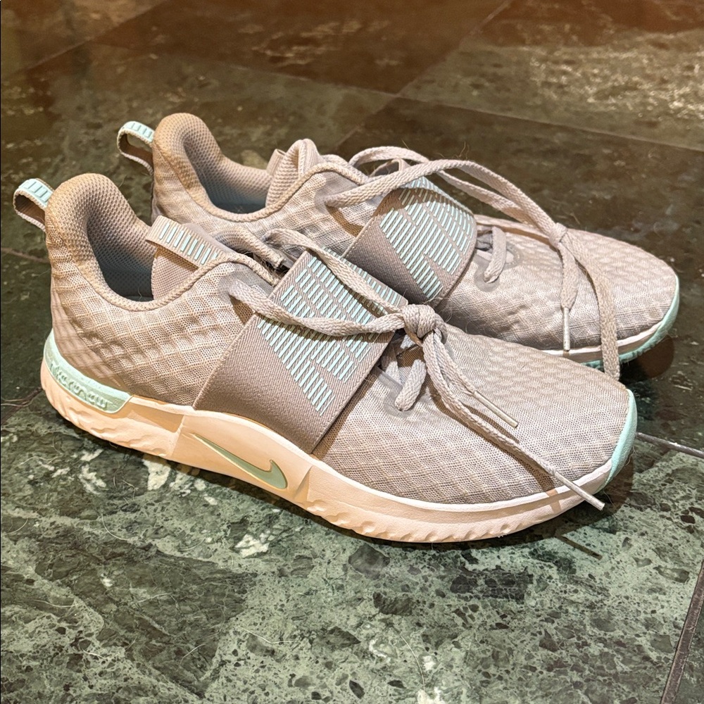 NWOT Nike Renew Light grey Sneakers with blue Details
